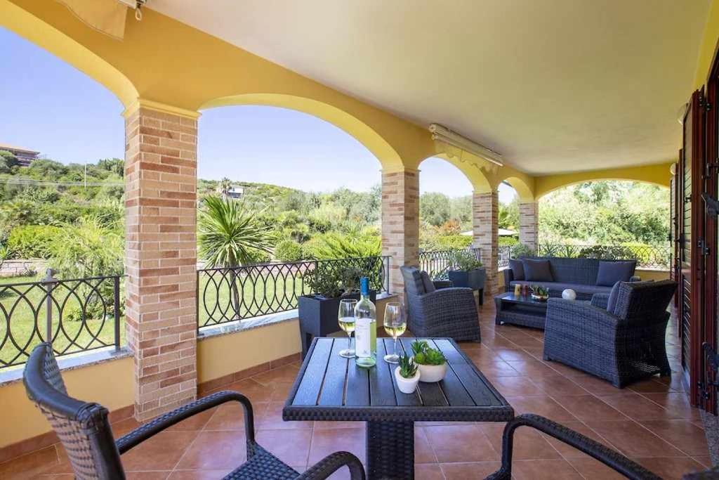 Alghero Villa Mistral per 7 persone Terrazza BBQ AC WiFi Esterno foto
