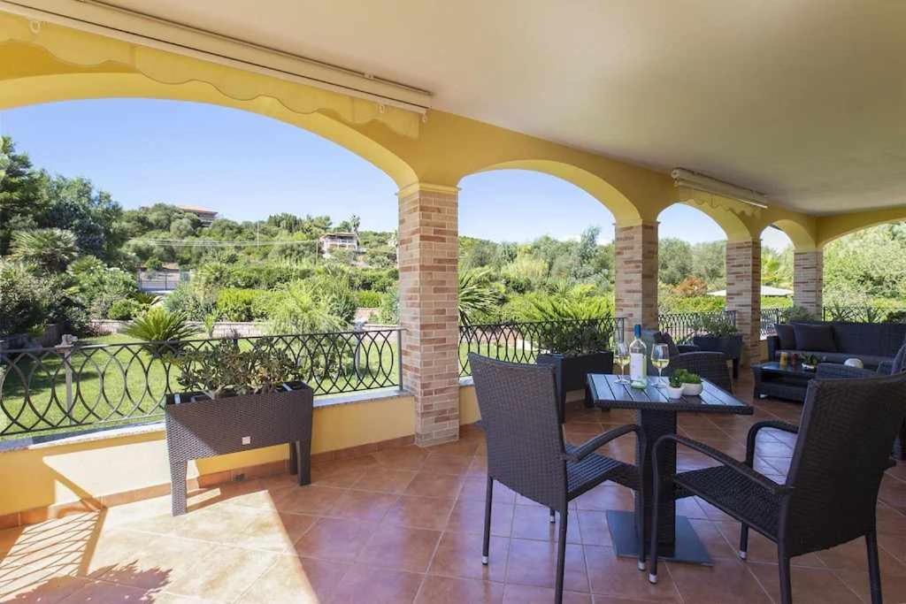 Alghero Villa Mistral per 7 persone Terrazza BBQ AC WiFi Esterno foto