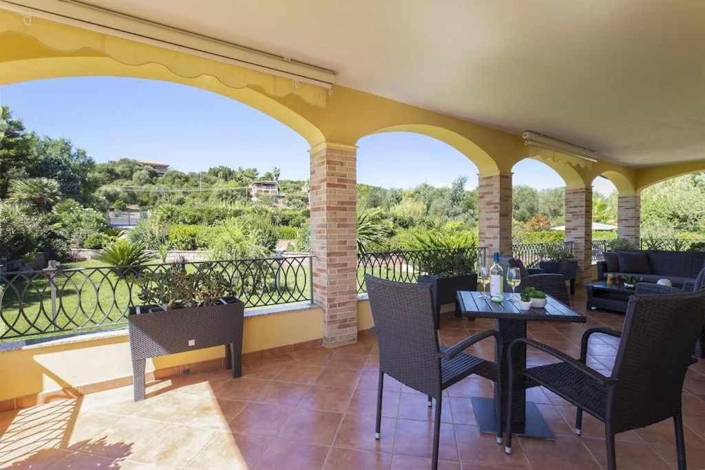 Alghero Villa Mistral per 7 persone Terrazza BBQ AC WiFi Esterno foto