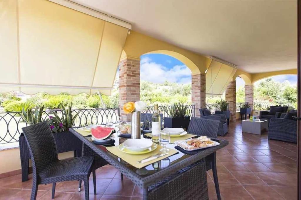 Alghero Villa Mistral per 7 persone Terrazza BBQ AC WiFi Esterno foto